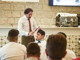 Corsi di tecniche e taglio maschile - Educational barber school